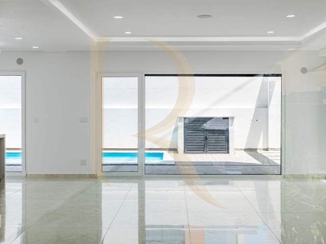 Moradia T4 nova isolada com piscina em Quinta de Valadares. 0m² Corroios