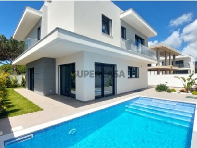 Moradia T4 Nova, Isolada e com Piscina, Cascais
