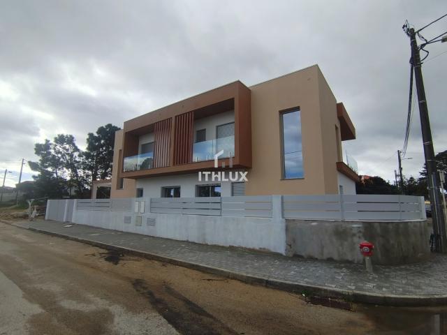 Moradia T4 no Seixal Fernão Ferro, Seixal, Pinhal do General