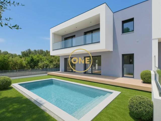 Moradia T4 Nova | Piscina Privativa | Condomínio Fechado | Cascais