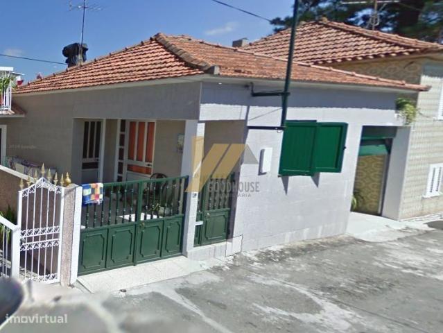 Moradia T4 ocupada