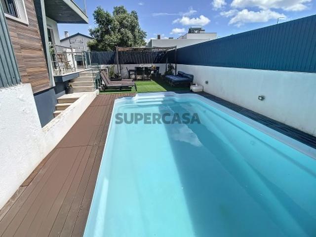 Moradia T4, Azeitão com Piscina e Garagem, Azeitão