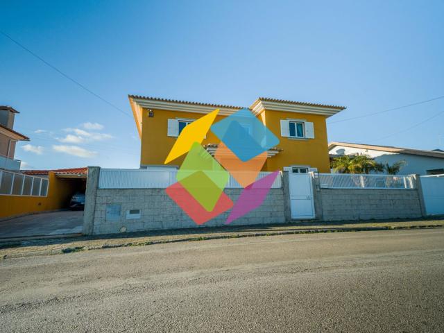 Moradia T4 à venda em Arada Ovar