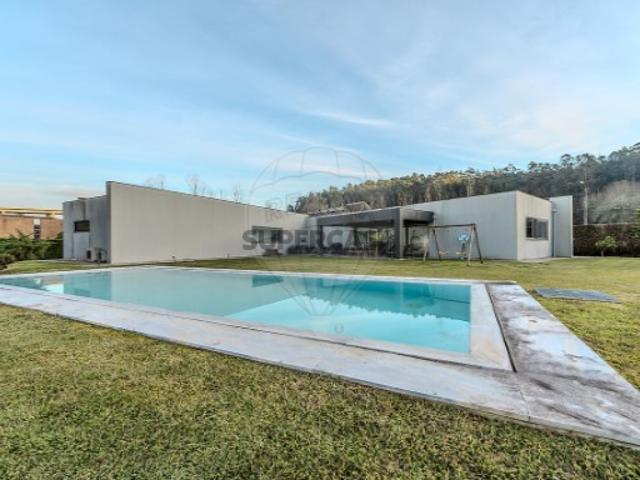 Moradia T4 à venda em Braga
