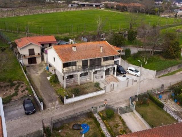 Moradia T4 à venda em Guimarães
