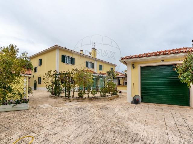 Moradia T4 à venda em Mafra