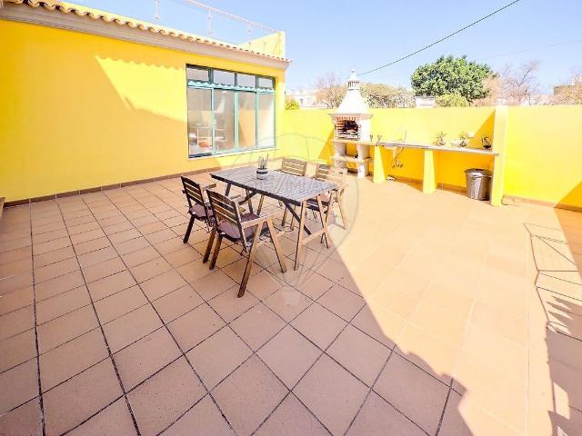 Moradia T4 à venda em Olhão