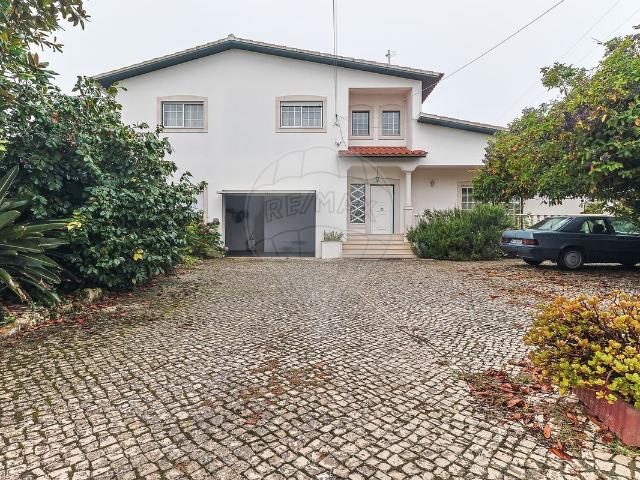 Moradia T4 à venda em Marinha Grande
