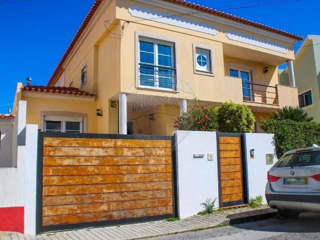 Moradia T4 à venda em Peniche 346m² Peniche
