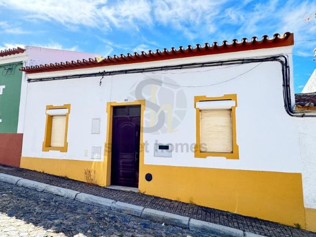 Moradia T4 à venda em Reguengos de Monsaraz Viva o melhor do Alentejo!