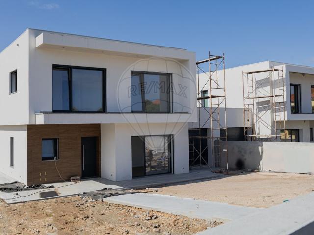 Moradia T4 à venda em Torres Vedras