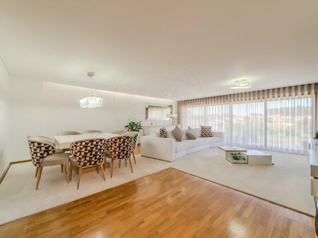 Moradia T4 à venda em Vila Nova de Gaia