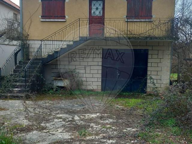 Moradia T4 à venda em Vila Nova de Paiva
