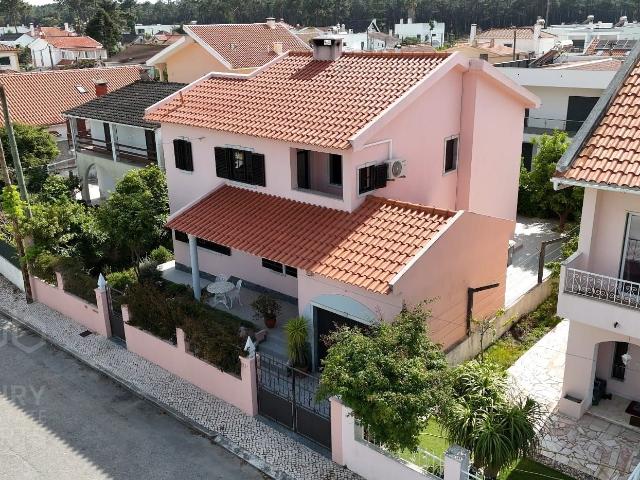 Moradia T4 Aroeira à Venda | Perto da Praia | A 20 min de Li. 160m² Charneca De Caparica