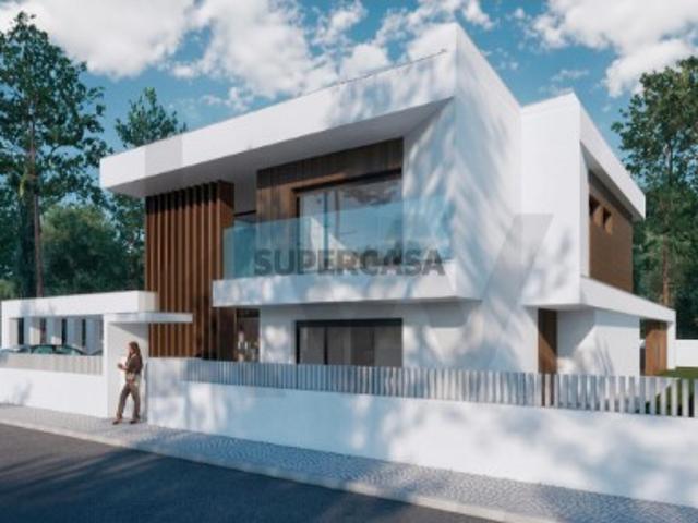 Moradia T4 Aroeira Almada Perto do Golf e Praia