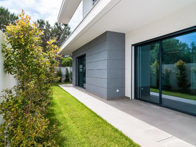 Moradia T4 com Piscina e Espaço Home Cinema em Murches