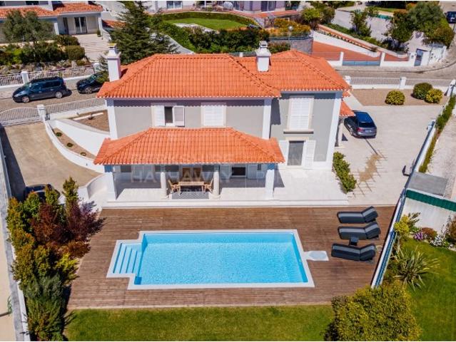 Moradia T4 Beloura, Penha Longa, Sintra | Piscina | Suítes | Garagem