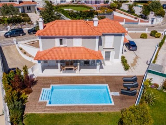 Moradia T4 Beloura, Penha Longa, Sintra | Piscina | Suítes | Garagem