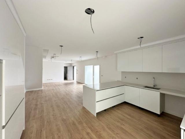Moradia T4 C/ 2 Suites Fernão Ferro