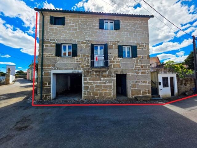 MORADIA T4 C/ GARAGEM