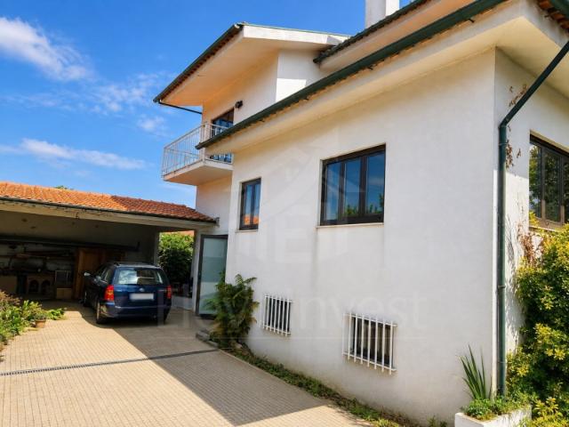 Moradia T4 c/ garagem em Tamel S. Veríssimo, Barcelos