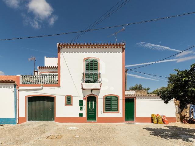 Moradia T4 c/ Garagem, Quintal e Terraço | Montoito, Redondo