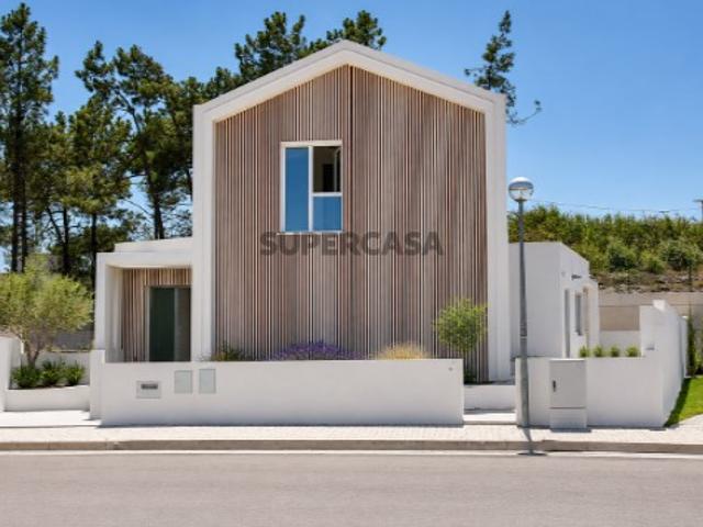 Moradia T4 c/ piscina Bairro Sra. da Luz Óbidos