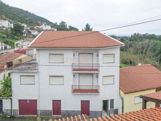 Moradia T4 C/ terreno