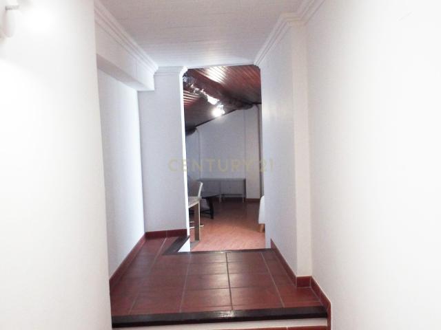 Moradia T4 com 13 Assoalhadas | Lounge de 40 m² | Terraço de 80 m² | Travessa da Tâmara – Évora