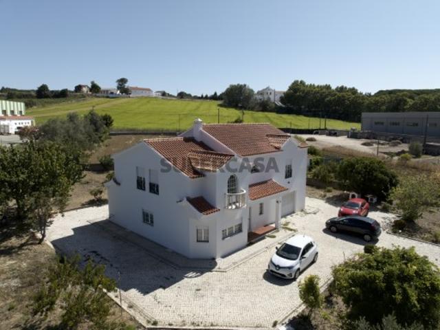 Moradia T4 com 1 Hectare de terreno