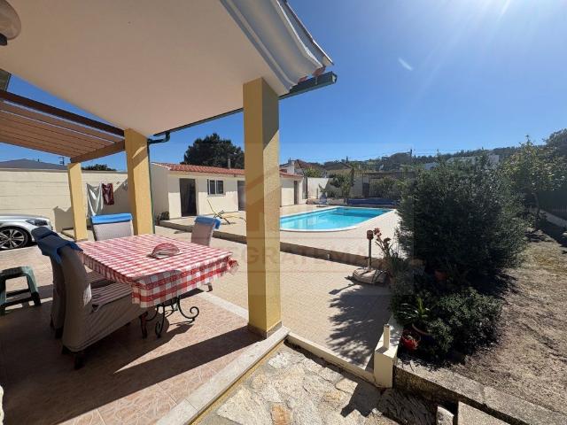 Moradia T4 com 286 m² de área útil em Alfeizerão, Alcobaça p. 286m² Alfeizerão