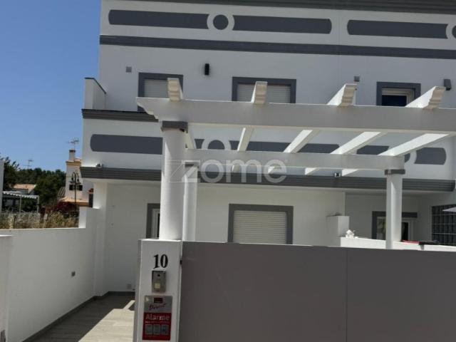 Moradia T4 com 2 Suites
