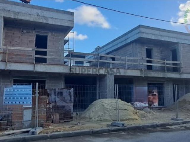 Moradia T4 com 3 Suítes I Garagem | Piscina I | Pinhal Conde da Cunha