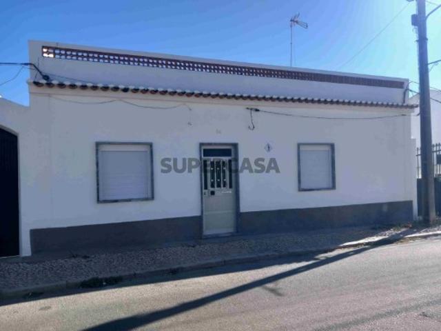 Moradia T4 com Terreno de 8.250m² Serpa
