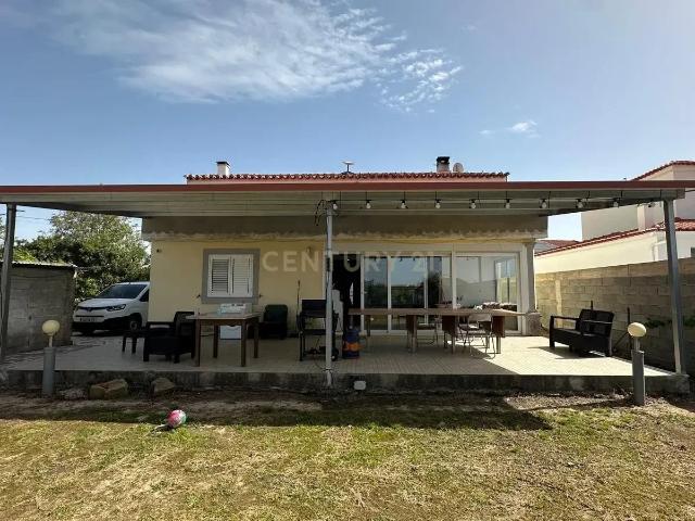 Moradia T4 com terreno em Oledo, Idanha a Nova