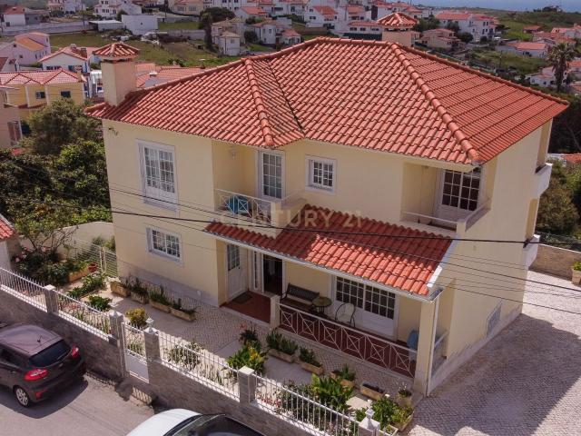 Moradia T4 com vista de mar e proximidade às melhores praias, Ericeira