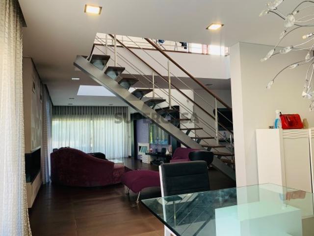 Moradia T4, com vista mar