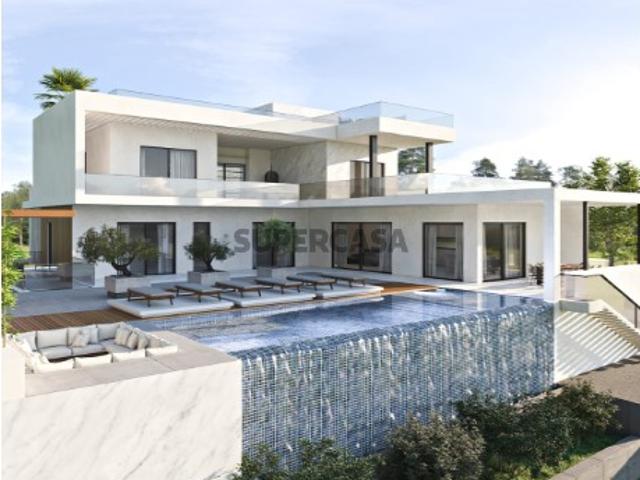 Moradia T4 com Vista Mar e Piscina Para Venda na Marina de Albufeira