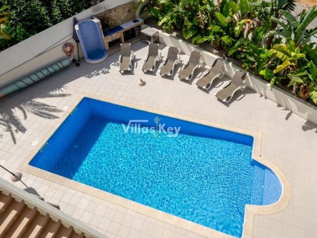 Moradia T4, com vista mar, perto das praias, em Carvoeiro