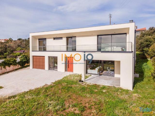 Moradia T4 com Vista Panorâmica em Fátima | 26084075832