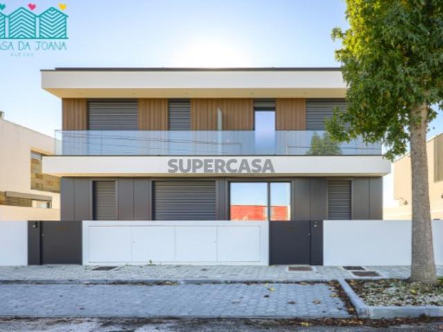 Moradia T4 com vista salinas em Aveiro