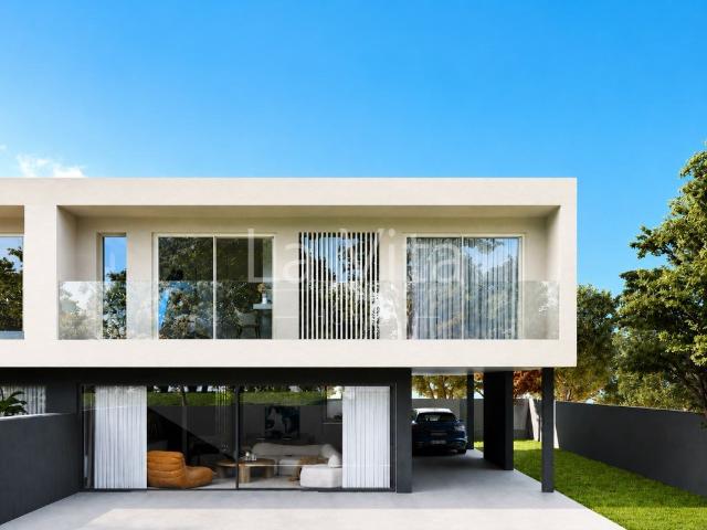 Moradia T4 com acabamentos de elevada qualidade e bom gosto. 174m² São Domingos De Rana