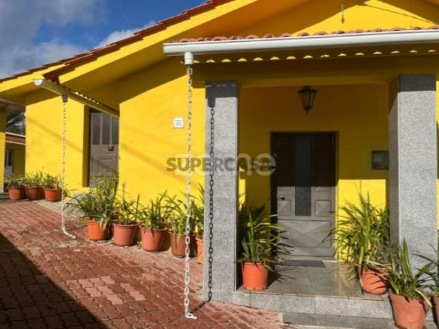Moradia T3+1 com amplas áreas e vistas maravilhosas da Serra