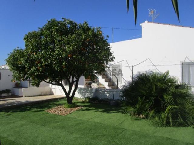 MORADIA T4 COM ANEXO, JARDIM E PISCINA NA ZONA DE CASTRO MARIM
