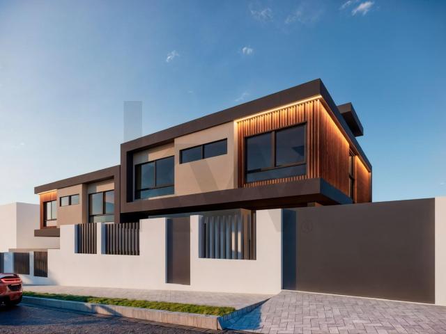 Moradia T4, com área bruta de construção 300 m2 para venda em Carcavelos, Arneiro