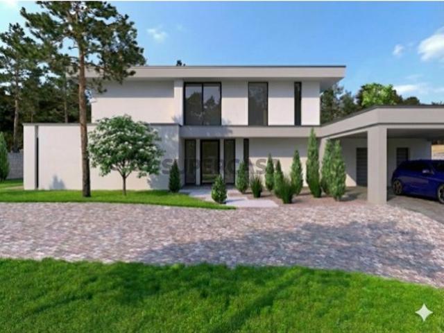 Moradia T4 com casa de hóspedes na Póvoa de Varzim, Porto