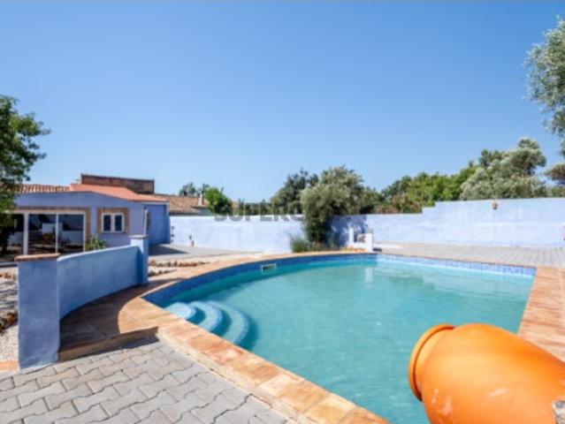 Moradia T4 com charme tradicional no Algarve