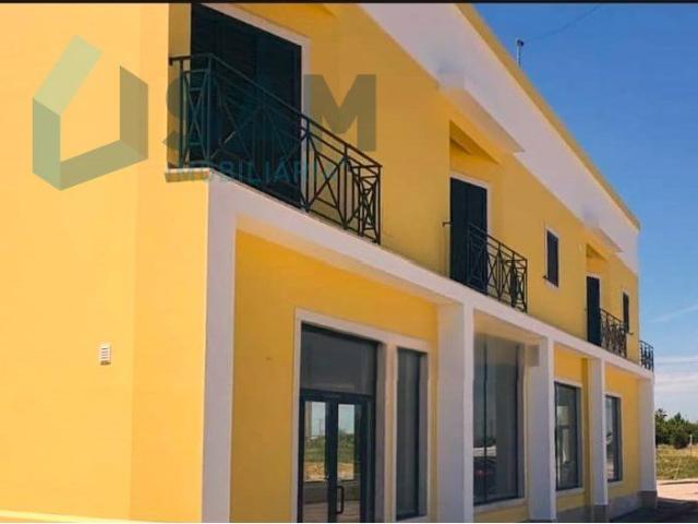 Moradia T4 com Espaço Comercial e Terreno de 965 m² | Foros. 312m² Foros De Salvaterra