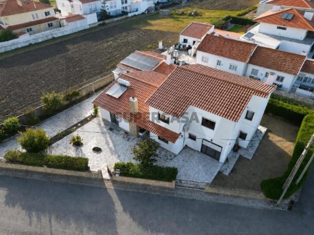 Moradia T4 com Garagem e Adega | São João das Lampas