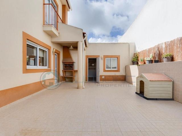 Moradia T4 com Garagem em Espiche 218m² Praia da Luz